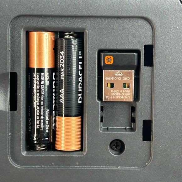 Logitech ERGO K860 Bluetooth Wireless Split Ergonomic Keyboard With Dongle - Picture 10 of 11